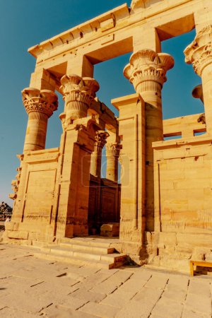 Téléchargez les photos : Temple de Philae sur l'île d'Agilkia en Egypte - en image libre de droit