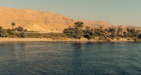 paisaje del río Nilo en Esna