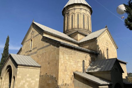 Téléchargez les photos : 5 novembre 2023, Georgia Tobilisi, Georgia Tobilisi, l'apparition de la cathédrale sionique - en image libre de droit