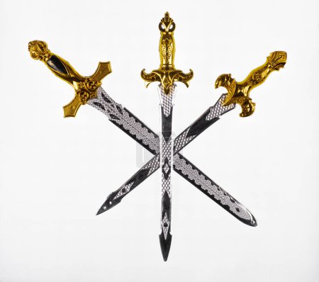 Foto de Tres espadas aisladas sobre fondo blanco - Imagen libre de derechos