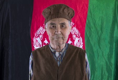 retrato de un viejo afgano, paquistaní