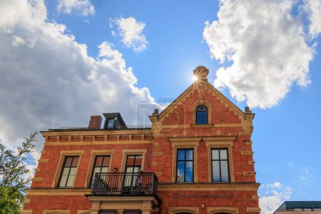 Téléchargez les photos : Vieille ville historique de la ville de district Lichtenfels sur une journée avec ciel bleu et cumulus nuages, Allemagne, Lichtenfels, 29.juillet2023 - en image libre de droit