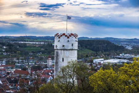 Téléchargez les photos : Le Mehlsack, initialement appelé Tour Blanche près de Saint-Michel est une tour fortifiée de Ravensburg construite vers 1425 - en image libre de droit