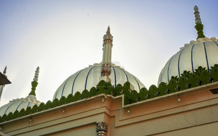 Bild einer Moschee mit anderer Perspektive, die sich in Khairpur, dem Gebetsbereich der Muslime, befand.