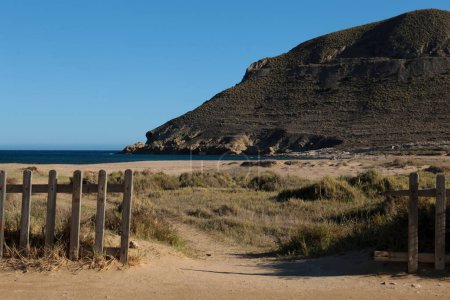 Foto de Playazo en el pueblo de Rodalquilar en Cabo de Gata, Almería, España - Imagen libre de derechos