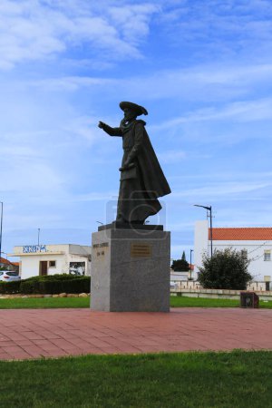 Foto de Sagres, Algarve, Portugal- 20 de octubre de 2022: Estatua del Príncipe Enrique el Navegante en Sagres - Imagen libre de derechos