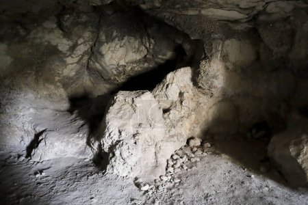 Foto de Lapis Specularis rocas en la mina romana en las cuevas de Sanabrio en la región de Cuenca, España - Imagen libre de derechos