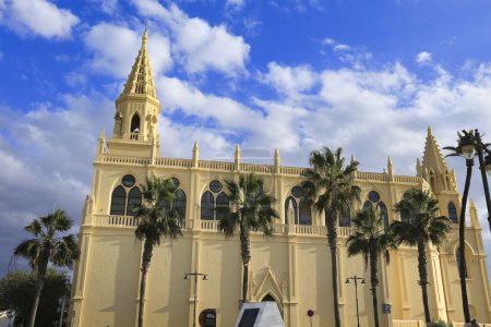 Foto de Chipiona, Cádiz, España - 3 de octubre de 2023: El Santuario de la Virgen de Regla en Chipiona - Imagen libre de derechos