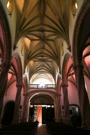 Foto de Olivenza, Badajoz, España- 23 de octubre de 2024: Interior de la iglesia de Santa María Magdalena en la ciudad de Olivenza, Badajoz, España - Imagen libre de derechos
