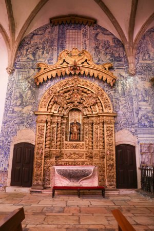 Foto de Olivenza, Badajoz, España- 23 de octubre de 2024: Altar de Santa María Magdalena en la ciudad de Olivenza, Badajoz, España - Imagen libre de derechos