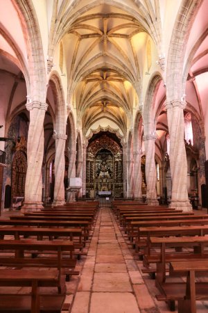 Téléchargez les photos : Olivenza, Badajoz, Espagne- 23 octobre 2024 : Intérieur de l'église Sainte-Marie-Madeleine à Olivenza, Badajoz, Espagne - en image libre de droit