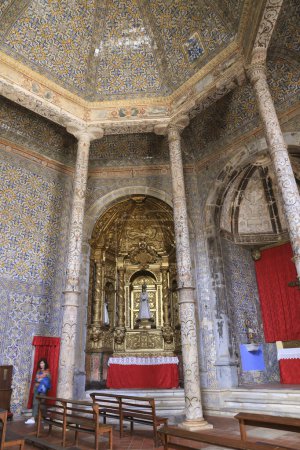 Foto de Elvas, Portugal- 23 de octubre de 2023: Detalles arquitectónicos del interior de la iglesia Dominicas en Elvas - Imagen libre de derechos