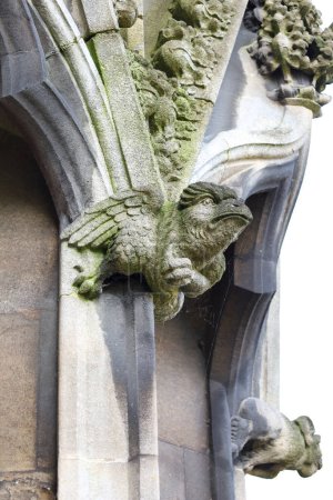 Foto de Bristol, Inglaterra- 29 de marzo de 2024: Detalles medievales de piedra tallada en la entrada de la iglesia de Santa María Redcliffe - Imagen libre de derechos