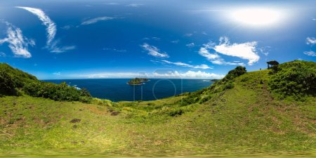 Foto de 360 Panorama del océano azul y la isla. Isla Palaui, Cabo Engano, Isla Dos Hermanas. Filipinas. - Imagen libre de derechos