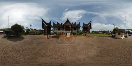 Palais des sultans construit dans un style traditionnel. Istano Silinduang Bulan. Sumatra, Indonésie. VR 360.