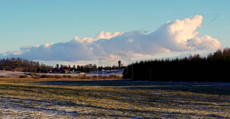 Téléchargez les photos : Krajobraz zim na odludzi widok na wie cinie - en image libre de droit