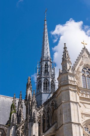 Téléchargez les photos : Spire of the Sainte-Croix Cathedral in Orleans (Orleans, Loiret, Centre-Val de Loire, France) - en image libre de droit
