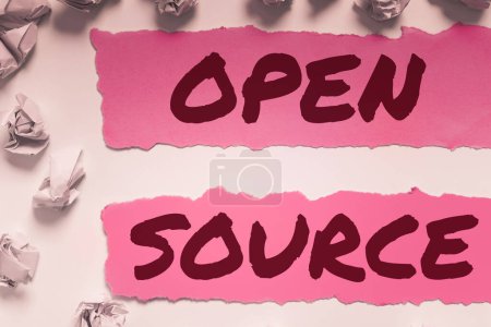 Téléchargez les photos : Signe d'écriture à la main Open Source, Word for contient le code source qui peut être modifié et amélioré - en image libre de droit