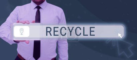 Foto de Leyenda de texto que presenta el proceso de reciclado y enfoque empresarial de convertir materiales de desecho en nuevos materiales y objetos - Imagen libre de derechos