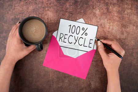 Téléchargez les photos : Texte source d'inspiration 100 % recyclable, Internet Concept Set of Biodegradable, BPA free and compostable recyclable - en image libre de droit