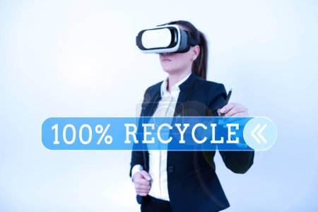 Téléchargez les photos : Affichage conceptuel 100 % recyclable, concept d'entreprise Ensemble de recyclables biodégradables, sans BPA et compostables - en image libre de droit