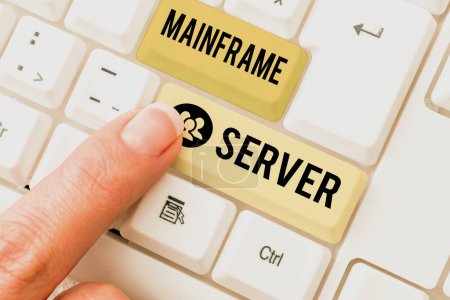 Téléchargez les photos : Légende textuelle présentant Mainframe Server, Vue d'ensemble de l'entreprise conçue pour traiter de grandes quantités d'informations - en image libre de droit