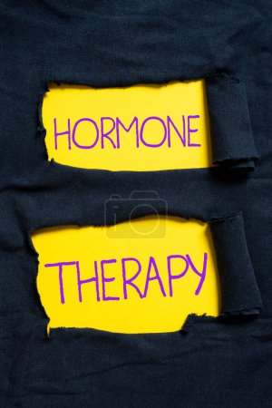 Foto de Exhibición conceptual Terapia hormonal, negocio exhibe el tratamiento de la enfermedad con hormonas derivadas sintéticas - Imagen libre de derechos