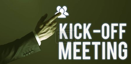 Téléchargez les photos : Légende conceptuelle Kick Off Meeting, Concept d'entreprise première rencontre avec l'équipe du projet et le client - en image libre de droit