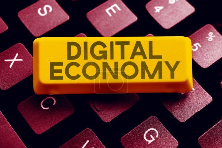 Foto de Texto que presenta Economía Digital, Concepto que significa actividades económicas que se basan en tecnologías digitales - Imagen libre de derechos