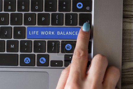Foto de Inspiración mostrando signo Life Work Balance, Idea de negocio estabilidad que la persona necesita entre su trabajo y su tiempo personal - Imagen libre de derechos