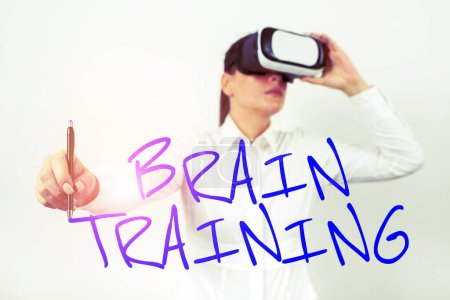 Foto de Leyenda conceptual Brain Training, Business approach actividades mentales para mantener o mejorar las capacidades cognitivas - Imagen libre de derechos