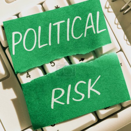 Foto de Título conceptual Political Risk, Business concept communications person who surveys the political arena - Imagen libre de derechos