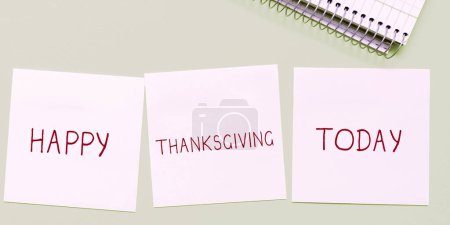 Téléchargez les photos : Panneau montrant Joyeux Thanksgiving, Fête nationale de la Parole pour la récolte célébrée en novembre - en image libre de droit