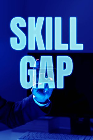 Foto de Escribir mostrando texto Skill Gap, Concepto que significa Referir a una persona debilidad o limitación de conocimiento - Imagen libre de derechos