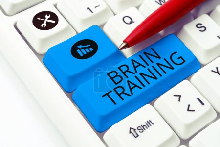 Foto de Texto presentando Brain Training, Visión general de actividades mentales para mantener o mejorar las habilidades cognitivas - Imagen libre de derechos