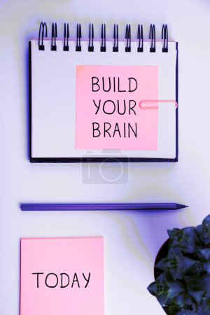 Foto de Escribir mostrando texto Construye tu cerebro, Enfoque de negocios actividades mentales para mantener o mejorar las habilidades cognitivas - Imagen libre de derechos