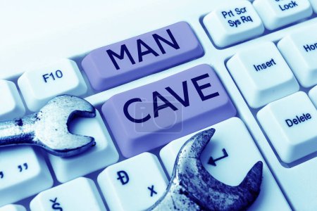 Foto de Leyenda conceptual Cueva del hombre, Foto conceptual una habitación, espacio o área de una vivienda reservada para una persona masculina - Imagen libre de derechos