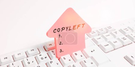 Foto de Signo que muestra Copyleft, Concepto que significa el derecho a usar, modificar, copiar y compartir libremente software, obras de arte - Imagen libre de derechos