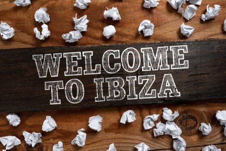 Téléchargez les photos : Texte inspirant Bienvenue à Ibiza, Parole pour les salutations chaleureuses de l'une des îles Baléares d'Espagne - en image libre de droit