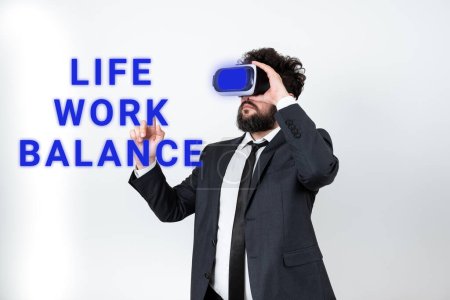 Foto de Signo de texto que muestra Life Work Balance, negocio muestra la estabilidad que una persona necesita entre su trabajo y su tiempo personal - Imagen libre de derechos