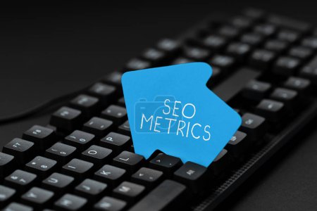 Anzeige von Seo Metrics, Internet-Konzept zur Messung der Leistung von Webseiten für organische Suchergebnisse