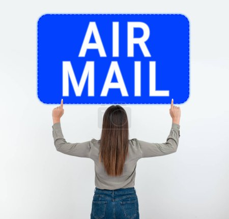 Foto de Señal de texto que muestra el correo aéreo, Concepto que significa las bolsas de letras y paquetes que se transportan por avión - Imagen libre de derechos