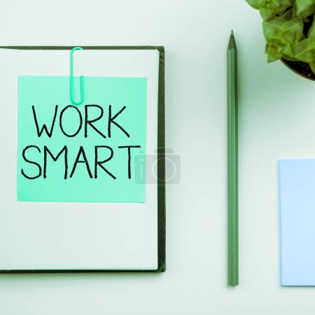 Bildunterschrift: Work Smart, Word, um herauszufinden, wie man Ziele auf effizienteste Weise erreicht