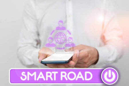 Foto de Texto de escritura a mano Smart Road, Internet Concept número de diferentes maneras en que las tecnologías se incorporan a las carreteras - Imagen libre de derechos