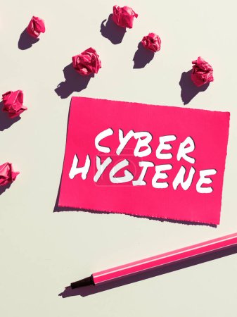 Téléchargez les photos : Texte inspirant Cyber Hygiene, Concept signifiant les mesures que les utilisateurs d'ordinateurs prennent pour améliorer leur cybersécurité - en image libre de droit