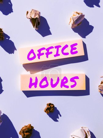 Téléchargez les photos : Légende textuelle présentant les heures de bureau, mot écrit sur les heures de travail normales Temps de travail - en image libre de droit