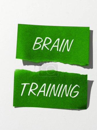 Foto de Signo de texto que muestra entrenamiento cerebral, actividades mentales de enfoque empresarial para mantener o mejorar las habilidades cognitivas - Imagen libre de derechos