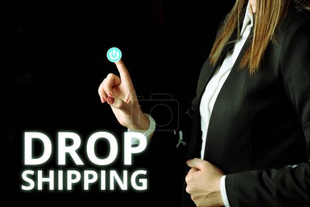 Téléchargez les photos : Signe texte montrant Drop Shipping, Concept signifiant envoyer des marchandises d'un fabricant directement à un client plutôt qu'au détaillant - en image libre de droit