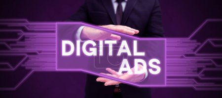 Panneau affichant des annonces numériques, Word pour l'utilisation d'Internet pour livrer des messages promotionnels de marketing