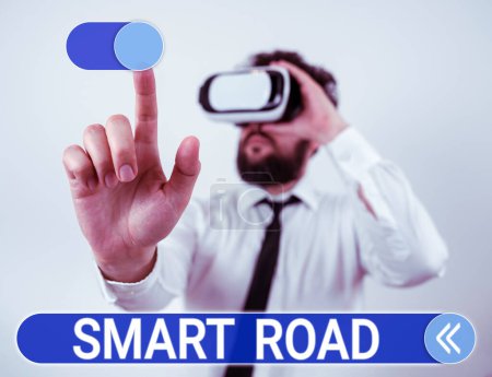 Foto de Texto que muestra inspiración Smart Road, Palabra para varias maneras diferentes en que las tecnologías se incorporan a las carreteras - Imagen libre de derechos